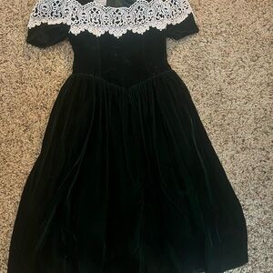 Jessica McClintock Green Velvet Dress with White Lace